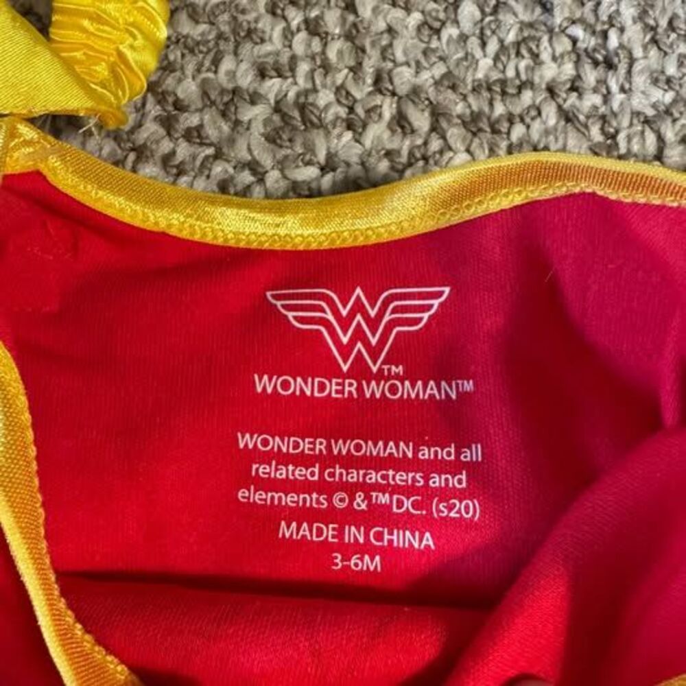 DC Wonder Woman Baby Girl Costume Tutu Bodysuit Cape Headband 3-6 Months - Picture 6 of 6